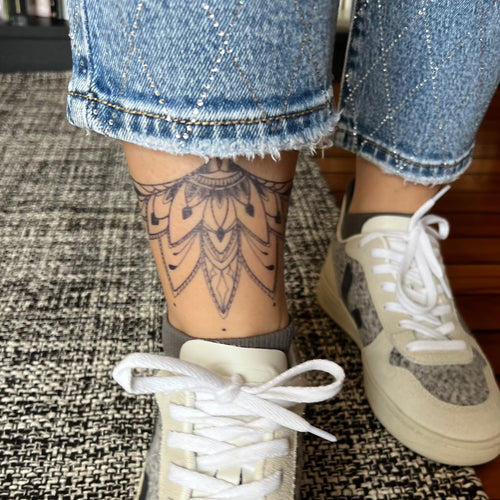 Underboob Tätowierung