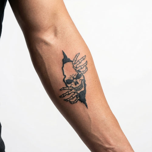 Tatouage homme tete de mort réaliste longue durée