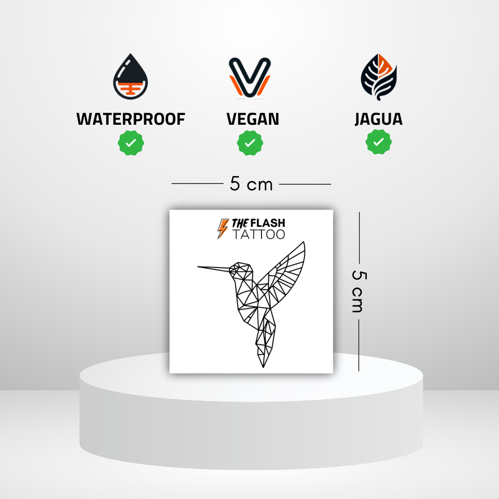 Tatouage colibri géométrique avec ailes déployées en vol